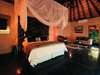 Pondoro Game Lodge - Bedroom1